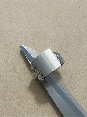 Sarah Coventry Polished Silver Tone Textured Band Ring Size 7